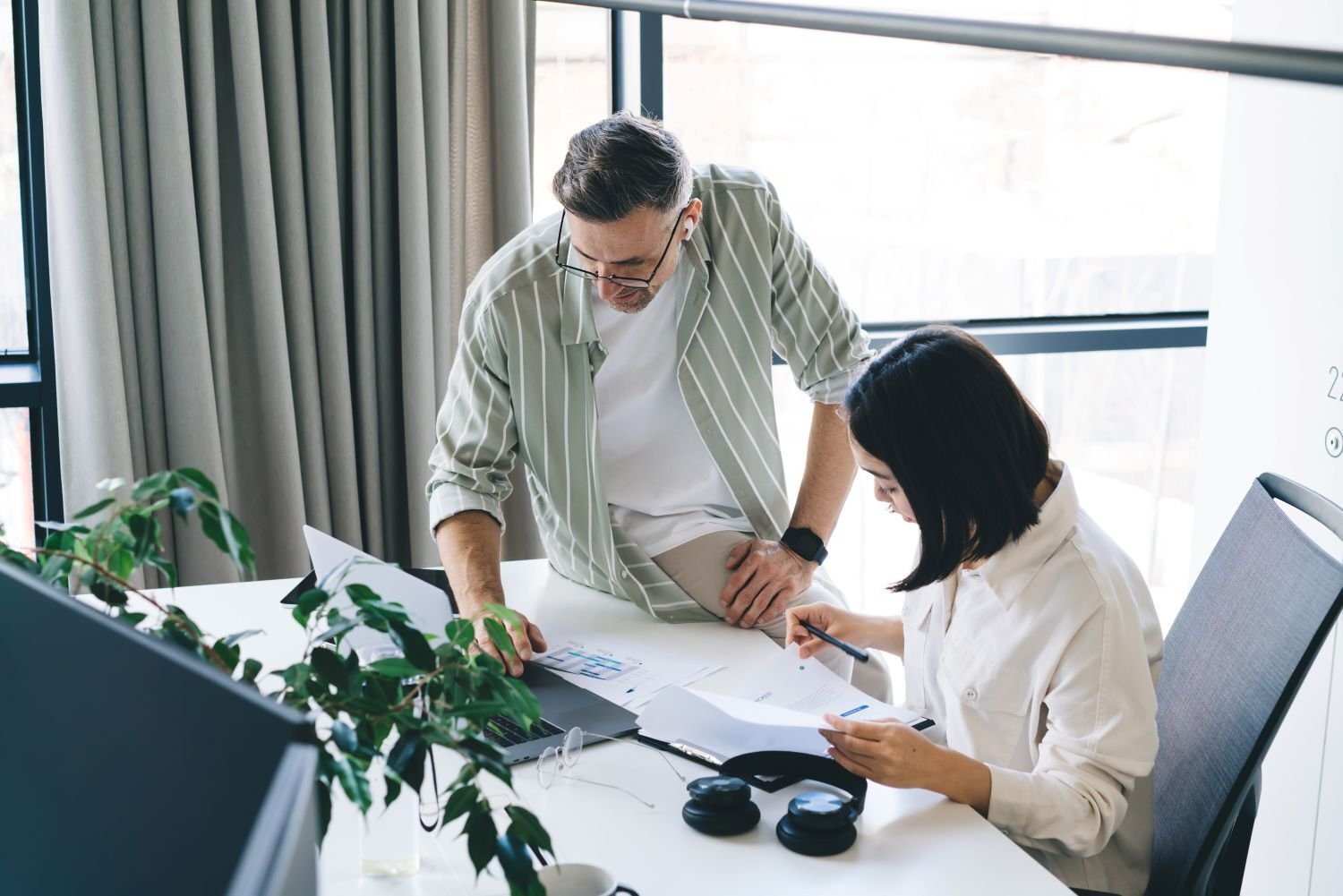 serious-colleagues-working-on-business-project